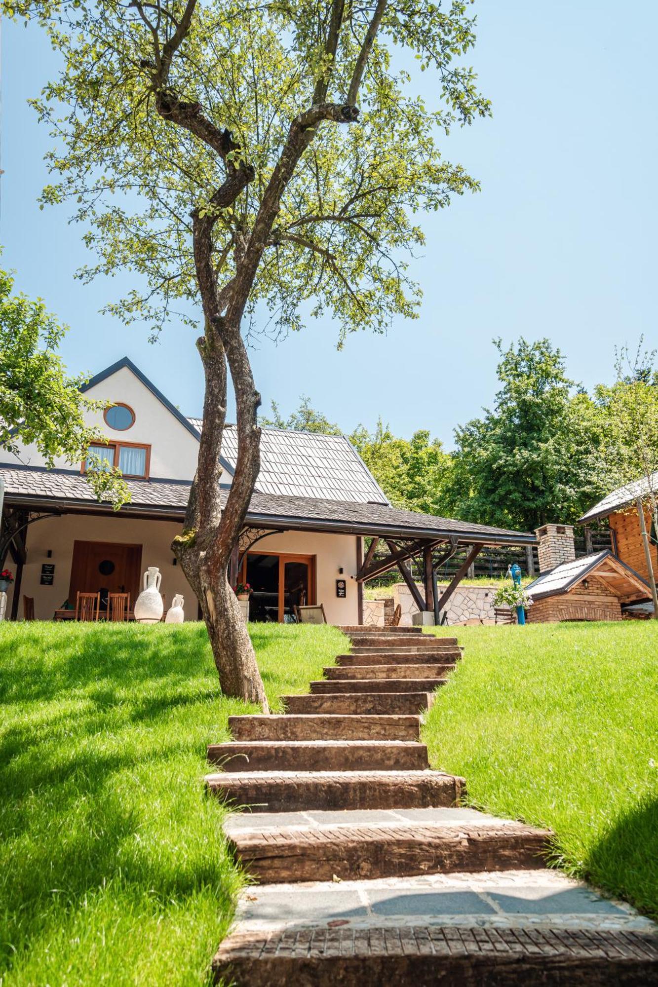 Toplik Village Resort Lukavica Екстер'єр фото