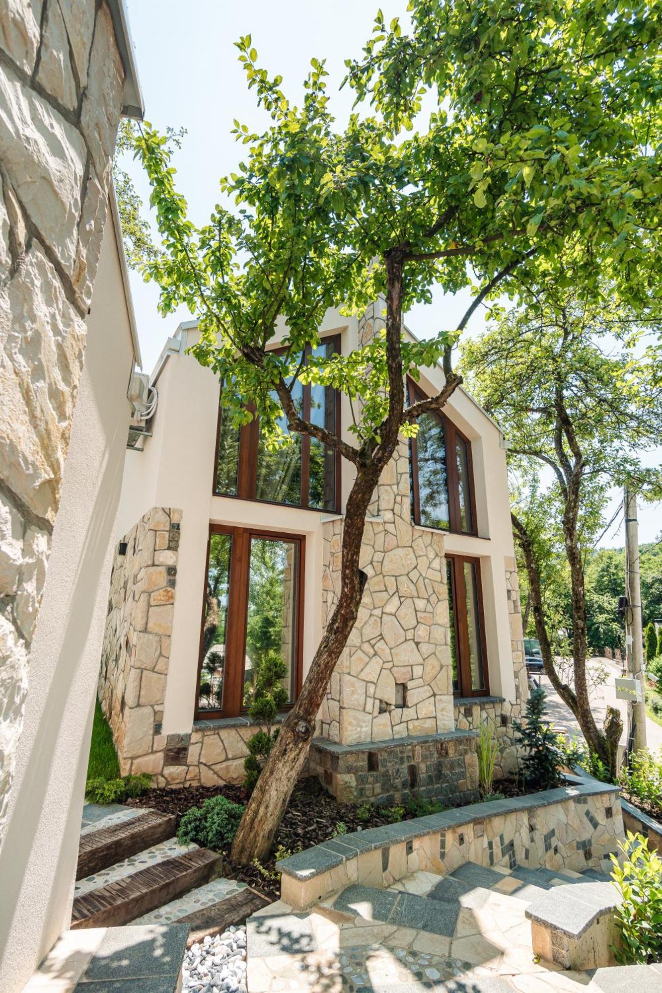 Toplik Village Resort Lukavica Екстер'єр фото