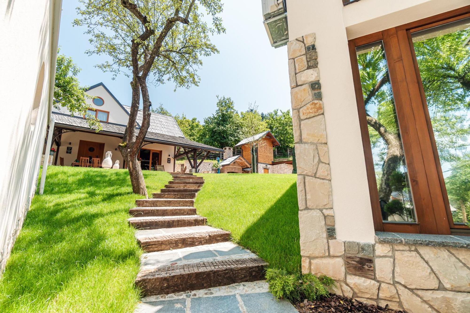 Toplik Village Resort Lukavica Екстер'єр фото